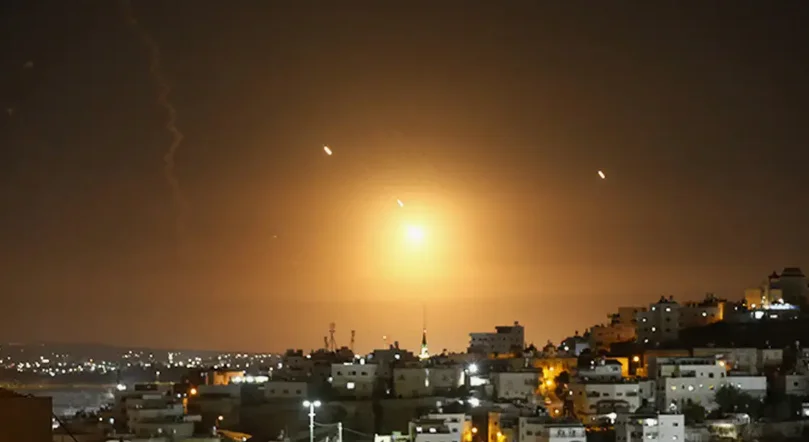 İran’dan İsrail’e füzeli misilleme: Tel Aviv’de sirenler çalıyor