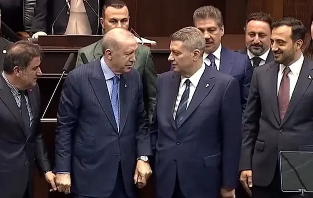 İYİ Parti’nin kurucu ismi Ersin Beyaz AK Parti’ye katıldı!