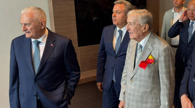 Koç’a tepkiler büyüyor: Bankası kurşunlandı
