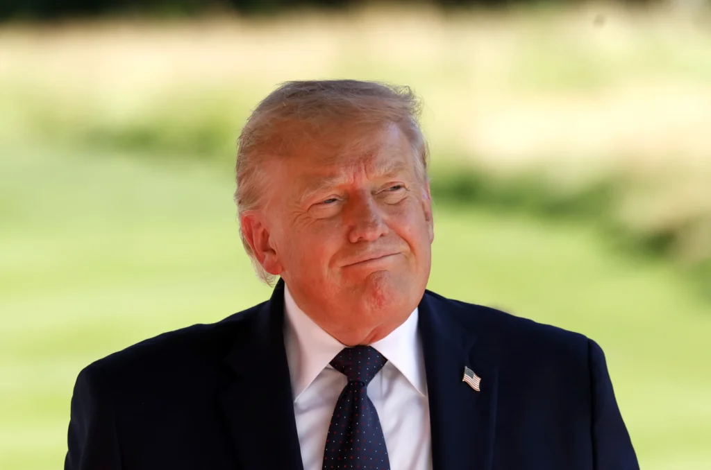 Trump, İngiltere Başbakanı Starmer’ın istifasını duyurdu