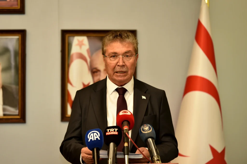 KKTC Başbakanı Üstel’den Kıbrıs çıkışı: Federasyon defteri kapandı!