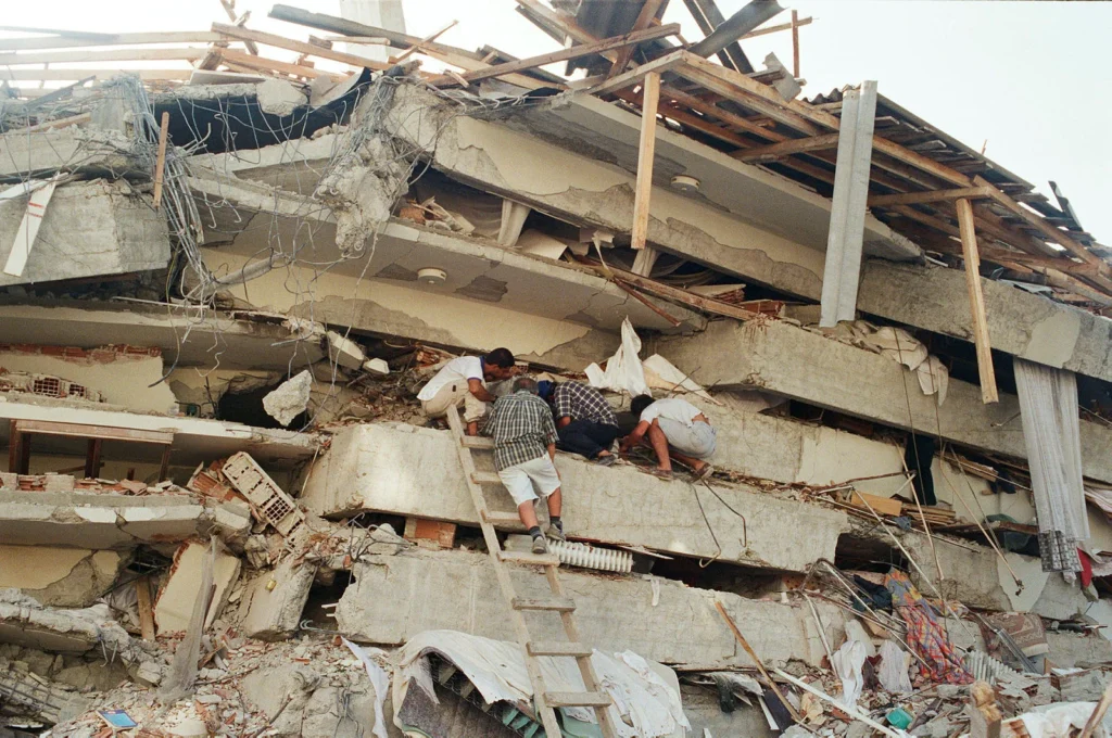 17 Ağustos 1999: Saat 03:02’de hayat durdu! 27 yıldır acısı ilk gün gibi