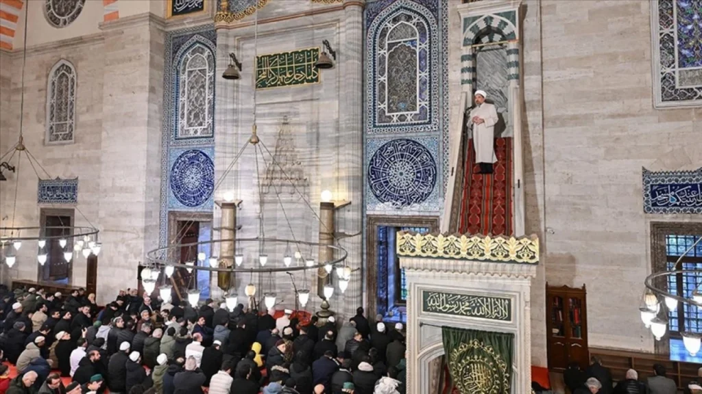 28 Ağustos bugünkü Cuma hutbesi: Vatan sevgisi ve Malazgirt Zaferi