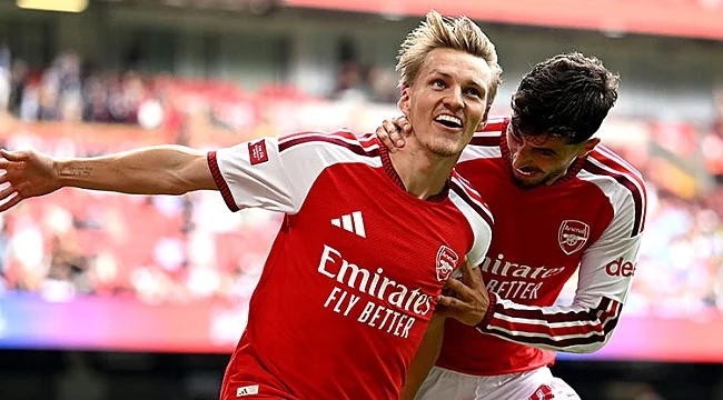 Arsenal, Manchester City’i adeta dağıttı! Kupayla başladı