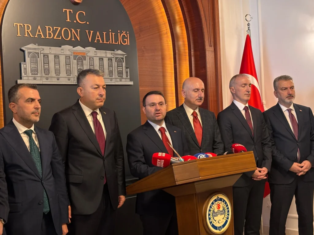 Bakan Gürlek’ten Trabzonspor’a övgü: Avrupa maçında tribündeyim