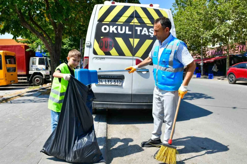 Esenyurt’ta çocuklardan çevre temizliği! Minik eller harekete geçti