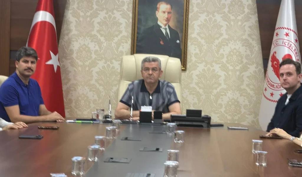 Hopa’da denizde şüpheli cisim! İHA mı? Vali açıkladı
