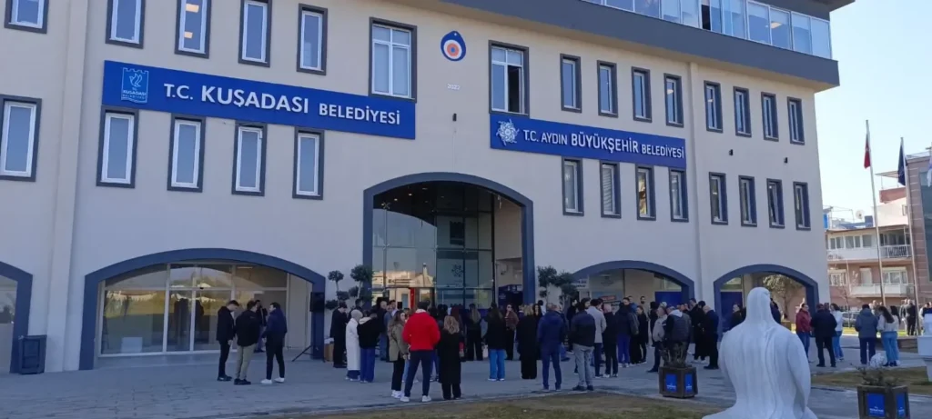 İstanbul Cumhuriyet Başsavcılığı’ndan Kuşadası’na eş zamanlı baskın: 15 gözaltı