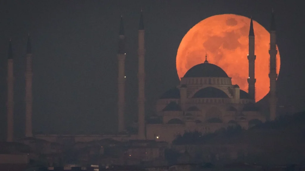Kanlı Ay Tutulması saat kaçta, ne zaman 2026? Türkiye’den görülecek mi?