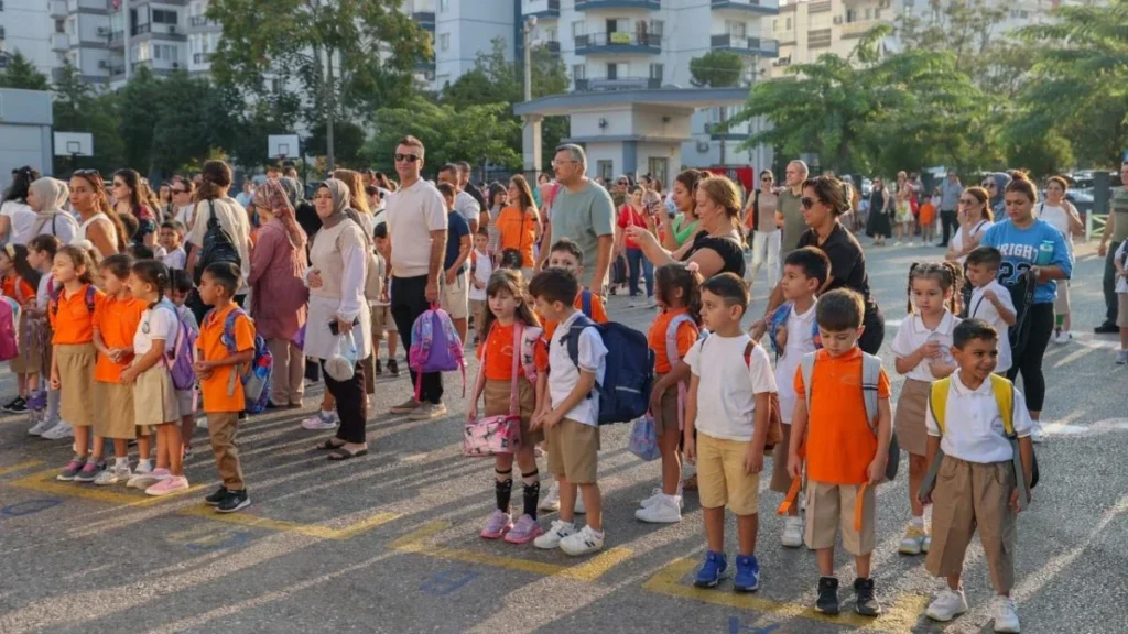 MEB’den memur velilere izin müjdesi! Tarih ve saatler belli oldu