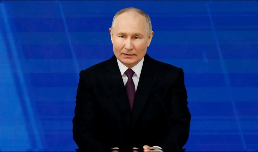 Putin: “NATO Asya-Pasifik’e sızdı ve Kuzey Kutbu’nu gerdi”