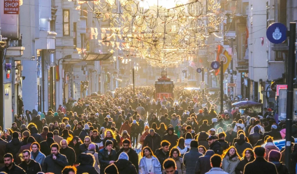 TÜİK, Türkiye’nin nüfusunu açıkladı: 228 bin kişi arttı